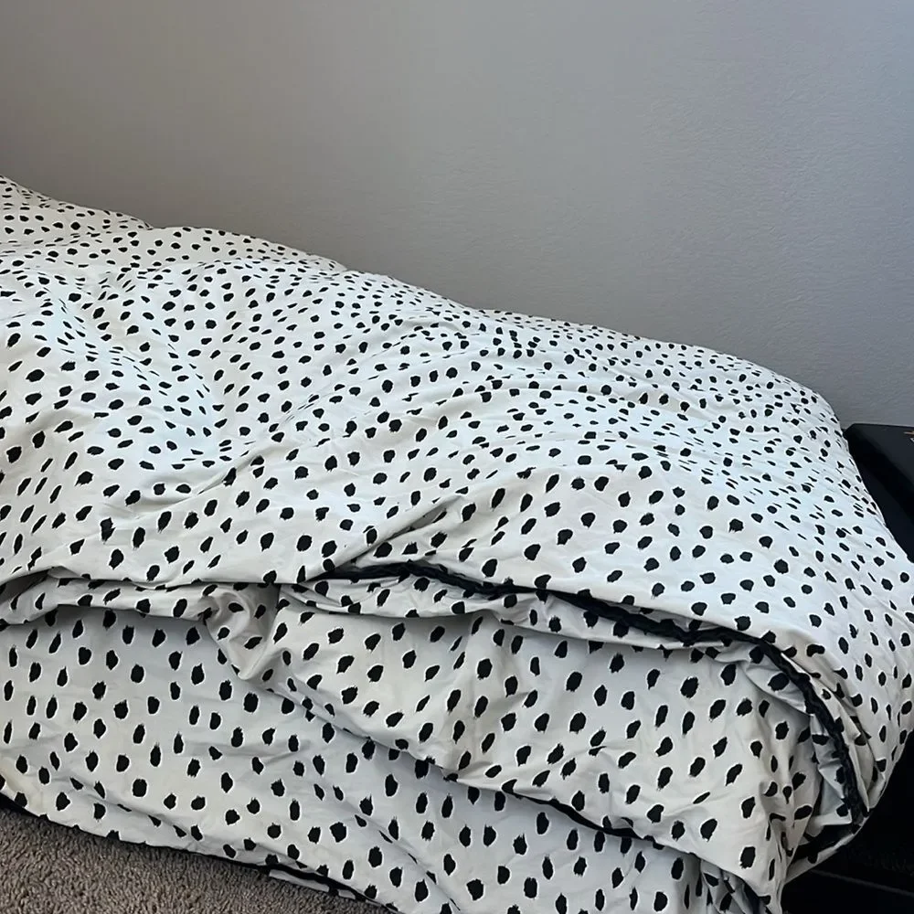 KATE SPADE Black Dots Duvet King Comforter